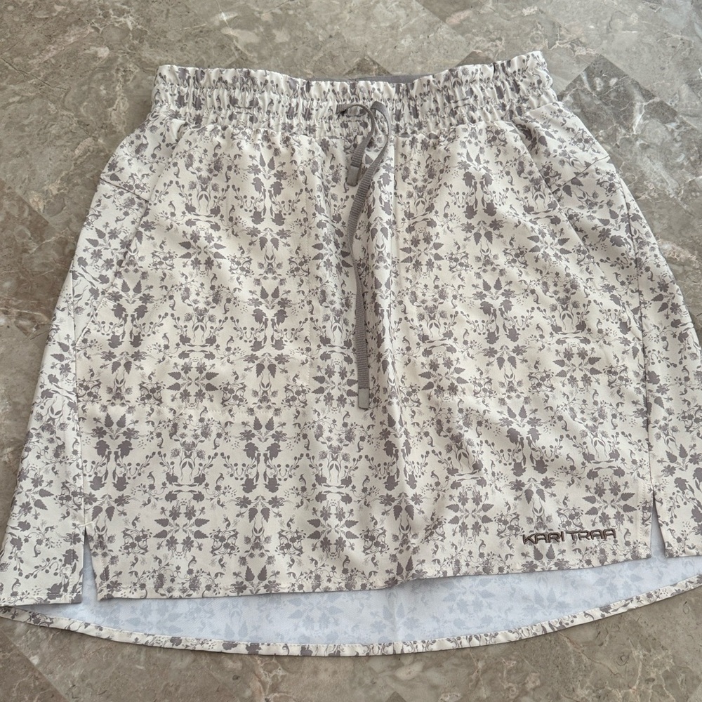 Kari Traa Beige Floral Drawstring Mini Skirt